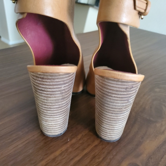 Coach wedge size 8 - Picture 2 of 6